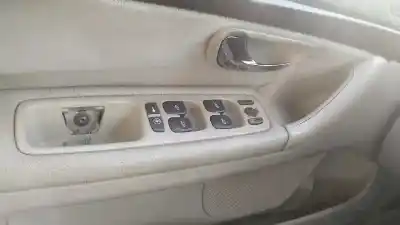 Здавання транспортного засобу volvo s80 berlina 2.4 (103kw) року 2000 потужний b5244s2