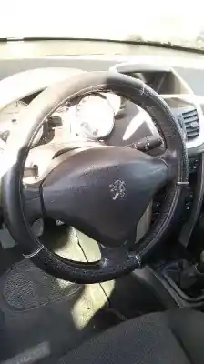 Véhicule à la ferraille peugeot 207 sw confort de l'année 2008 alimenté 8fs