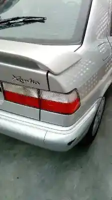 Veicolo di demolizione citroen xantia berlina 1.9 turbodiesel dell'anno 1998 alimentato dhx