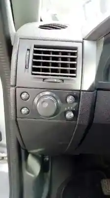 Sloopvoertuig opel meriva cosmo van het jaar 2003 aangedreven z18xe