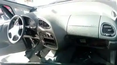 Sloopvoertuig seat alhambra (7v8) gran via van het jaar 1998 aangedreven afn