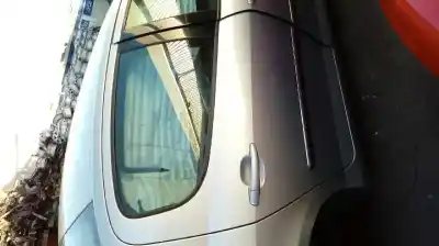 Véhicule à la ferraille peugeot 407 st confort de l'année 2006 alimenté rhr