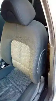 Véhicule à la ferraille peugeot 407 st confort de l'année 2006 alimenté rhr