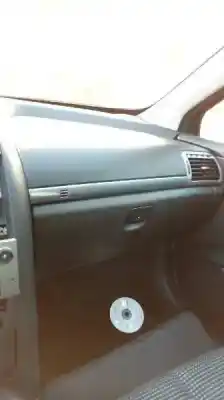 Véhicule à la ferraille peugeot 407 st confort de l'année 2006 alimenté rhr