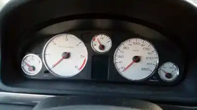Véhicule à la ferraille peugeot 407 st confort de l'année 2006 alimenté rhr