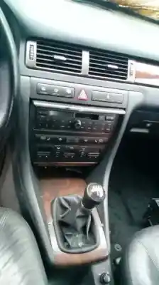 Veicolo di demolizione audi a6 berlina (4b2) 2.5 v6 24v tdi dell'anno 2000 alimentato akn