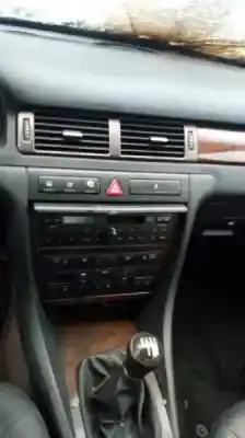 Veicolo di demolizione audi a6 berlina (4b2) 2.5 v6 24v tdi dell'anno 2000 alimentato akn