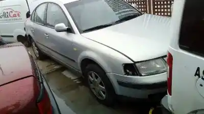 Verschrottungsfahrzeug VOLKSWAGEN PASSAT BERLINA (3B2) Highline des Jahres 1999 angetrieben AFN
