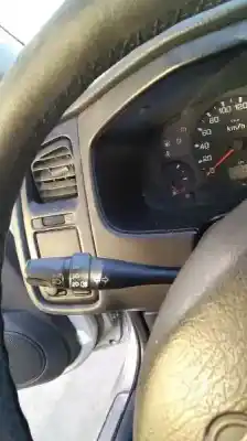 Здавання транспортного засобу nissan primera berlina (p11) básico року 1999 потужний ga16de