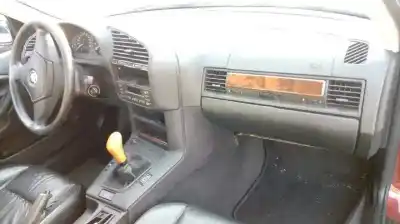 Здавання транспортного засобу bmw serie 3 berlina (e36) 318i року 1997 потужний 18-4 e-2