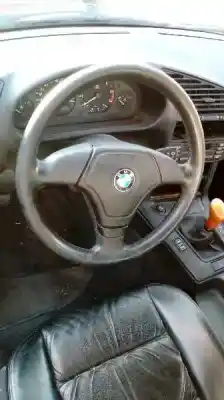Здавання транспортного засобу bmw serie 3 berlina (e36) 318i року 1997 потужний 18-4 e-2