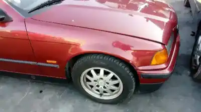 Здавання транспортного засобу bmw serie 3 berlina (e36) 318i року 1997 потужний 18-4 e-2