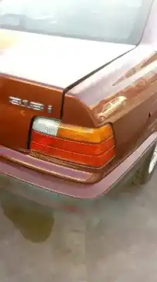 Здавання транспортного засобу bmw serie 3 berlina (e36) 318i року 1997 потужний 18-4 e-2