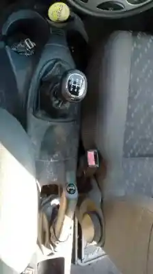 Veicolo di demolizione ford focus berlina (cak) trend dell'anno 2000 alimentato fydb