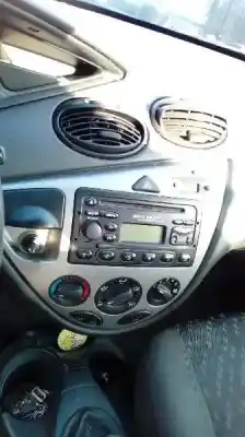Veicolo di demolizione ford focus berlina (cak) trend dell'anno 2000 alimentato fydb