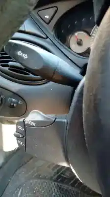 Veicolo di demolizione ford focus berlina (cak) trend dell'anno 2000 alimentato fydb