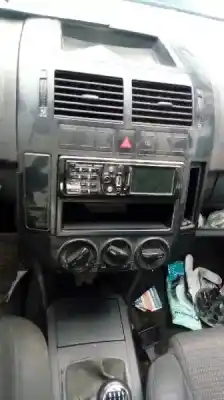 Sloopvoertuig volkswagen polo (9n1) highline van het jaar 2003 aangedreven bby