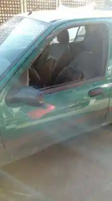 Sloopvoertuig ford fiesta berlina (dx) ambiente van het jaar 2000 aangedreven j4l