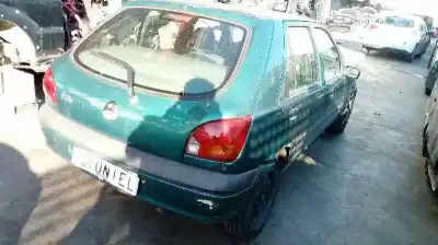 Sloopvoertuig ford fiesta berlina (dx) ambiente van het jaar 2000 aangedreven j4l