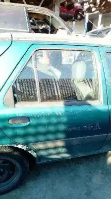 Sloopvoertuig ford fiesta berlina (dx) ambiente van het jaar 2000 aangedreven j4l