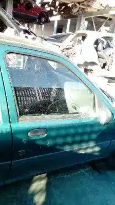 Sloopvoertuig ford fiesta berlina (dx) ambiente van het jaar 2000 aangedreven j4l