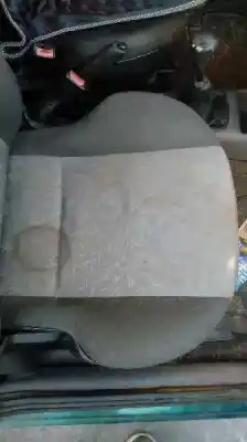 Sloopvoertuig ford fiesta berlina (dx) ambiente van het jaar 2000 aangedreven j4l