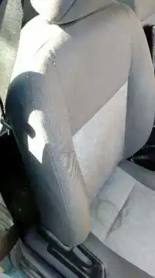 Sloopvoertuig ford fiesta berlina (dx) ambiente van het jaar 2000 aangedreven j4l