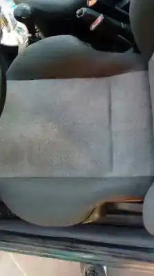 Sloopvoertuig ford fiesta berlina (dx) ambiente van het jaar 2000 aangedreven j4l