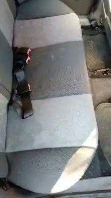 Sloopvoertuig ford fiesta berlina (dx) ambiente van het jaar 2000 aangedreven j4l