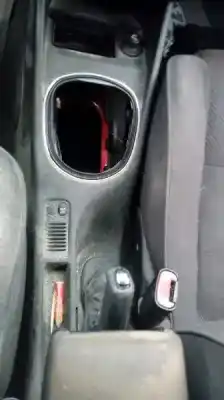 Veicolo di demolizione alfa romeo 147 (190) 1.9 jtd distinctive dell'anno 2001 alimentato 937a2000