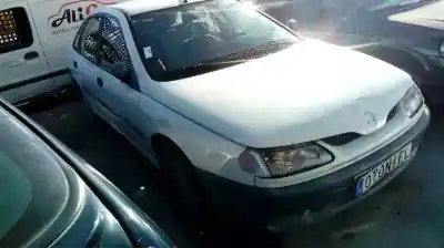 Véhicule à la ferraille RENAULT                                            LAGUNA (B56)                                                                                                                                                                                                                                               1.8 Mono CAT                                                                                                                                                                                                                                               de l'année 1996 alimenté F3P