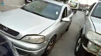 Vehicul casat opel astra g berlina club al anului 2001 alimentat z16se