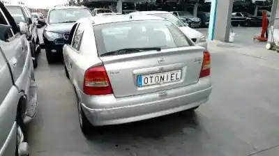 Vehicul casat opel astra g berlina club al anului 2001 alimentat z16se