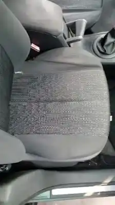 Здавання транспортного засобу renault megane ii berlina 5p authentique року 2006 потужний k9k p7