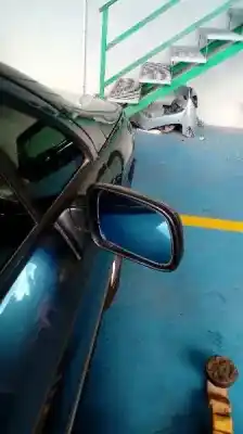 Véhicule à la ferraille peugeot 407 st confort de l'année 2006 alimenté 9hz