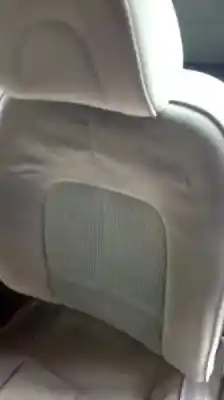 Véhicule à la ferraille peugeot 407 st confort de l'année 2006 alimenté 9hz