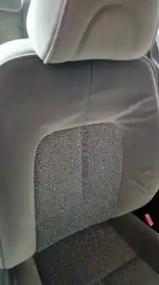 Véhicule à la ferraille peugeot 407 st confort de l'année 2006 alimenté 9hz