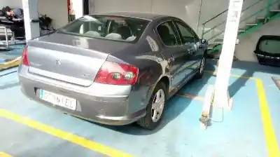 Véhicule à la ferraille peugeot 407 st confort de l'année 2006 alimenté 9hz