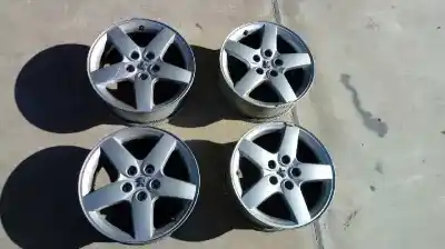 Véhicule à la ferraille peugeot 407 st confort de l'année 2006 alimenté 9hz
