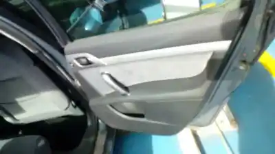 Véhicule à la ferraille peugeot 407 st confort de l'année 2006 alimenté 9hz