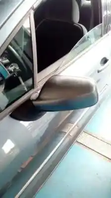 Véhicule à la ferraille peugeot 407 st confort de l'année 2006 alimenté 9hz