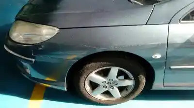 Véhicule à la ferraille peugeot 407 st confort de l'année 2006 alimenté 9hz