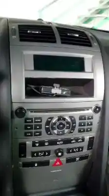 Véhicule à la ferraille peugeot 407 st confort de l'année 2006 alimenté 9hz
