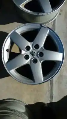 Véhicule à la ferraille peugeot 407 st confort de l'année 2006 alimenté 9hz