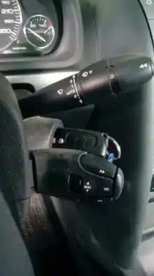 Véhicule à la ferraille peugeot 407 st confort de l'année 2006 alimenté 9hz
