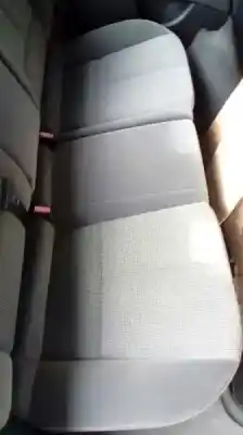 Véhicule à la ferraille peugeot 407 st confort de l'année 2006 alimenté 9hz