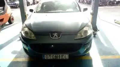 Véhicule à la ferraille peugeot 407 st confort de l'année 2006 alimenté 9hz