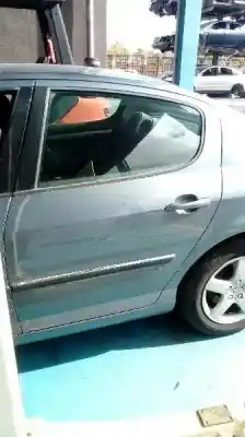 Véhicule à la ferraille peugeot 407 st confort de l'année 2006 alimenté 9hz