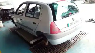 Здавання транспортного засобу renault clio ii fase i (b/cbo) 1.2 року 2000 потужний d7f g7