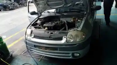 Здавання транспортного засобу renault clio ii fase i (b/cbo) 1.2 року 2000 потужний d7f g7